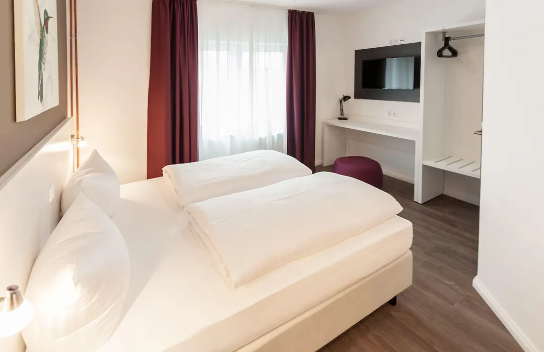 Hotel West-1